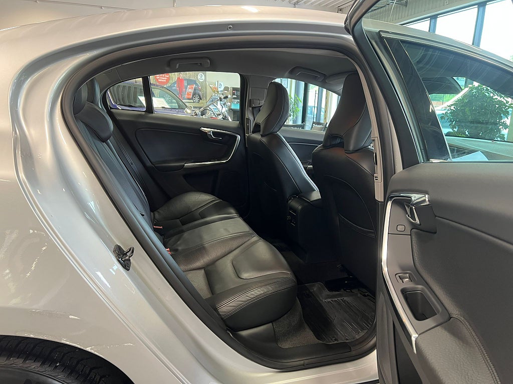 Volvo S60 2011 - miniatyr 12