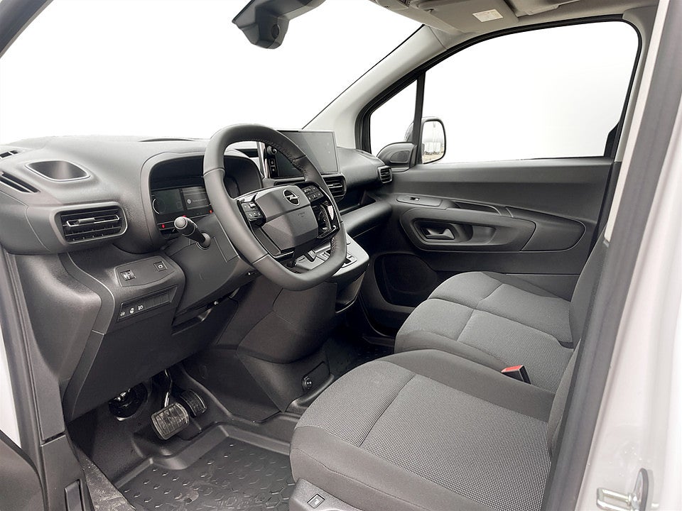 Bild på Opel Combo 130hk Aut L2 - EDITION! Värmare & Dragkrok