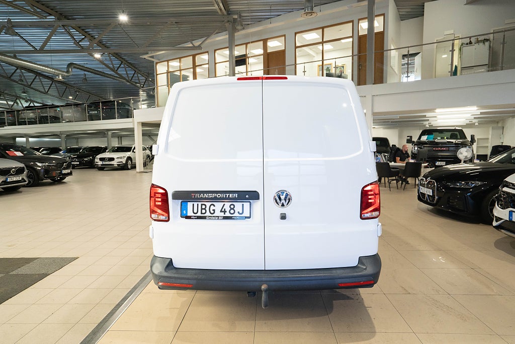 Volkswagen Transporter T30 TDI KAMERA D-VÄRMARE DRAG CARPLAY MOMS 1-ÄGARE