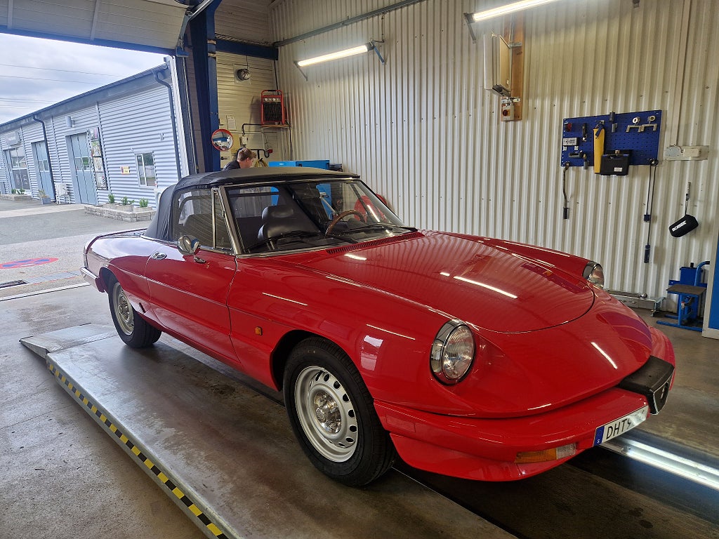 Alfa Romeo Spider 1985 - miniatyr 26