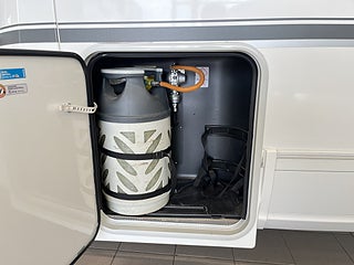 Husbil-alkov Adria CORAL XL 670 DK 8 av 29