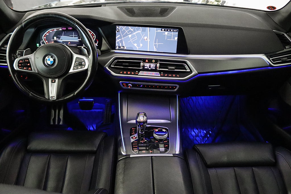 BMW X5 xDrive40i M Sport Pano HuD Värmare H/K Dragkrok MOMS