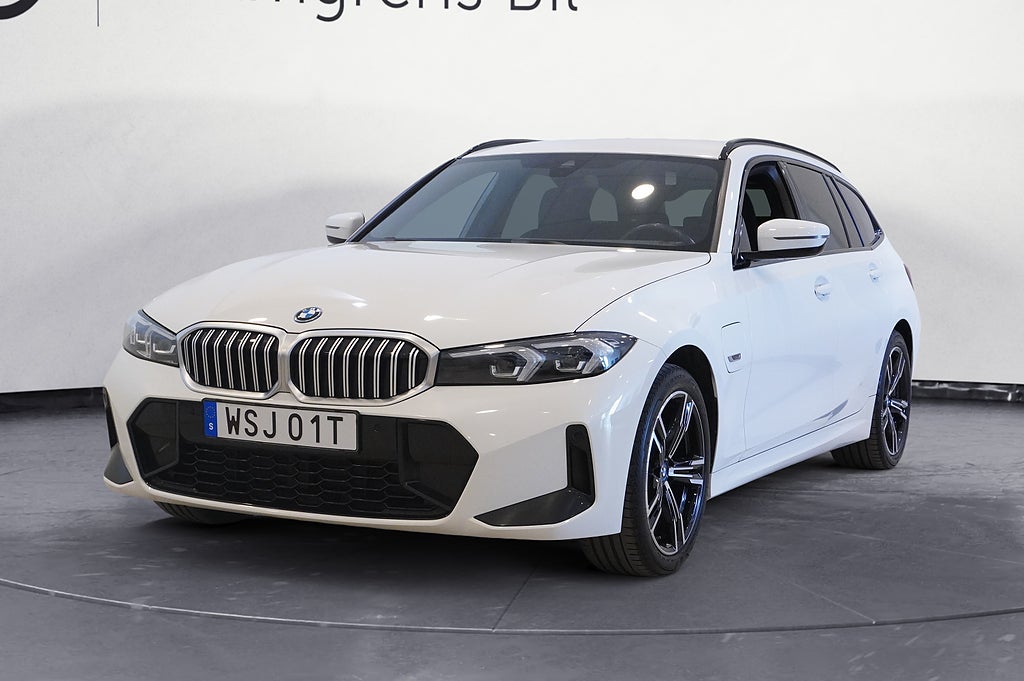 BMW 330 e xDrive Touring M Sport, Navigation, Dragkrok, Karman Kardon |