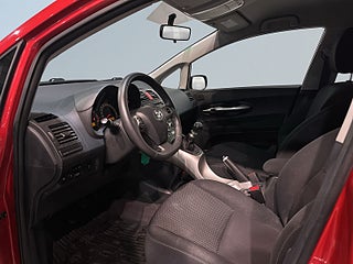 Toyota Auris 5-dörrar Valvematic Plus Drag Mvärm Extraljus S/V-hjul – bild 7