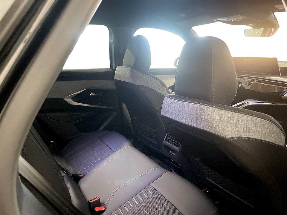 Bild på Peugeot 3008 GT Hybrid 145hk Aut B-KAMERA CARPLAY