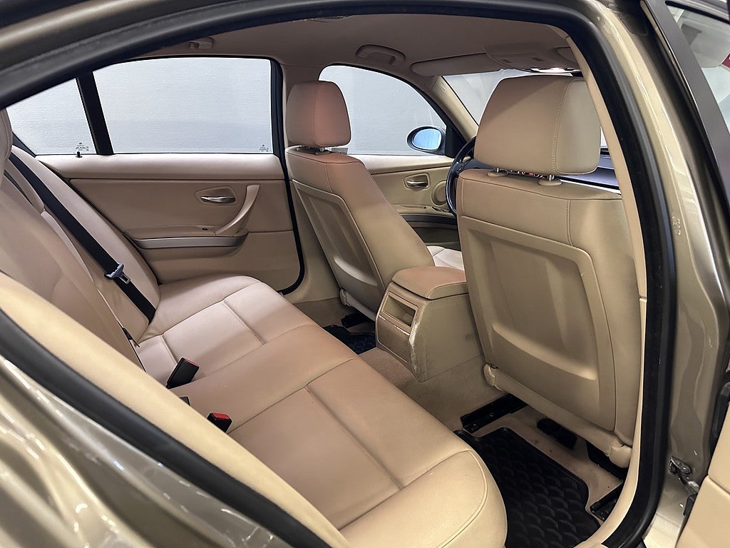 BMW 320D Sedan Advantage Fullservice | Nybesiktad | Skinn