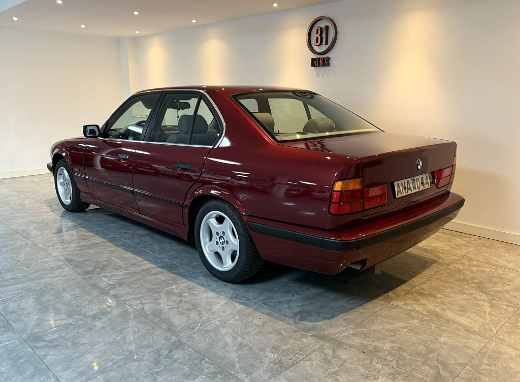 BMW 518 i Sedan 115HK 5-VÄXLAD BESIKTIGAD LÅGMIL