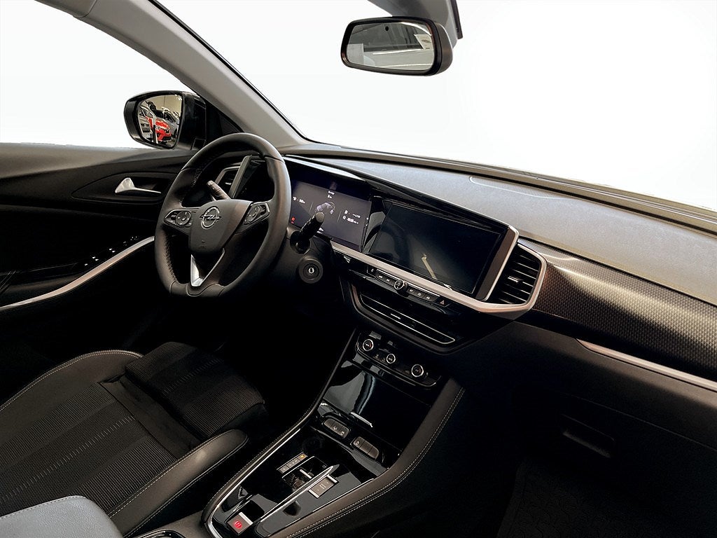 Bild på Opel Grandland GS 1.2 PT 130hk Aut - B-KAMERA, CARPLAY