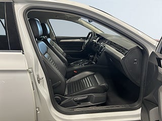 Volkswagen Passat Alltrack 2.0 TDI 4M DSG Drag/Kamera/Dvärm/LEDramp/Skinn/S&V-Däck – bild 10