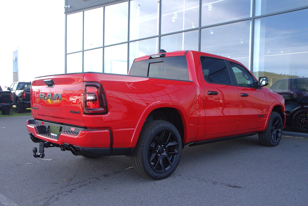 Dodge RAM 1500 Laramie Night Premium 420hk - KAMPANJ 0% RÄNTA!
