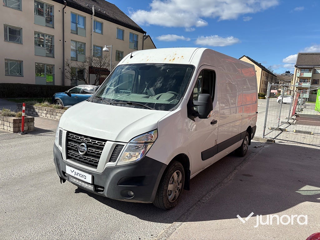 Nissan NV400 