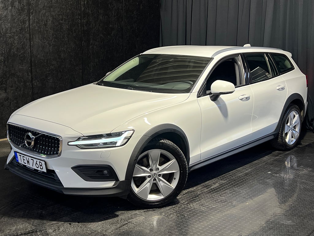 Volvo V60 Cross Country B4 AWD 197hk /Drag/Värmare/Moms/B-kam