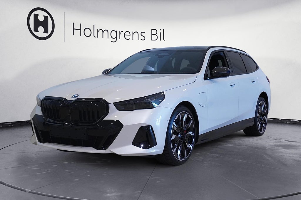 BMW 550e xDrive Touring M Sport Pro Business Ed Drag DA Pro B W