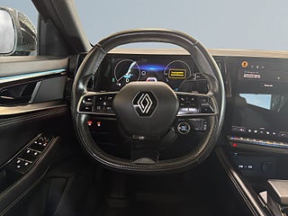 Renault Austral E-TECH MultiMode S&V-hjul/AdaptivFart/Pano/Kamera/Drag – bild 9