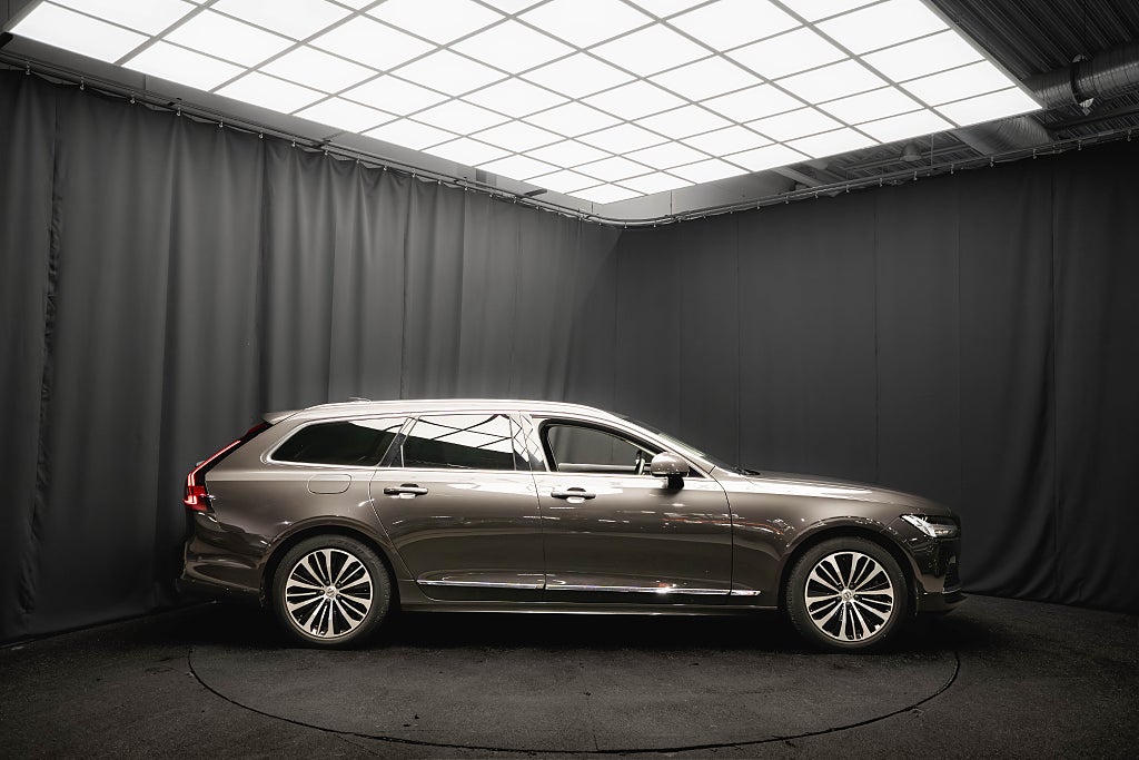 Volvo V90 Recharge II T6 AWD DRAG 360° BLIS 1-ÄGARE 95.5SoH% MOMS
