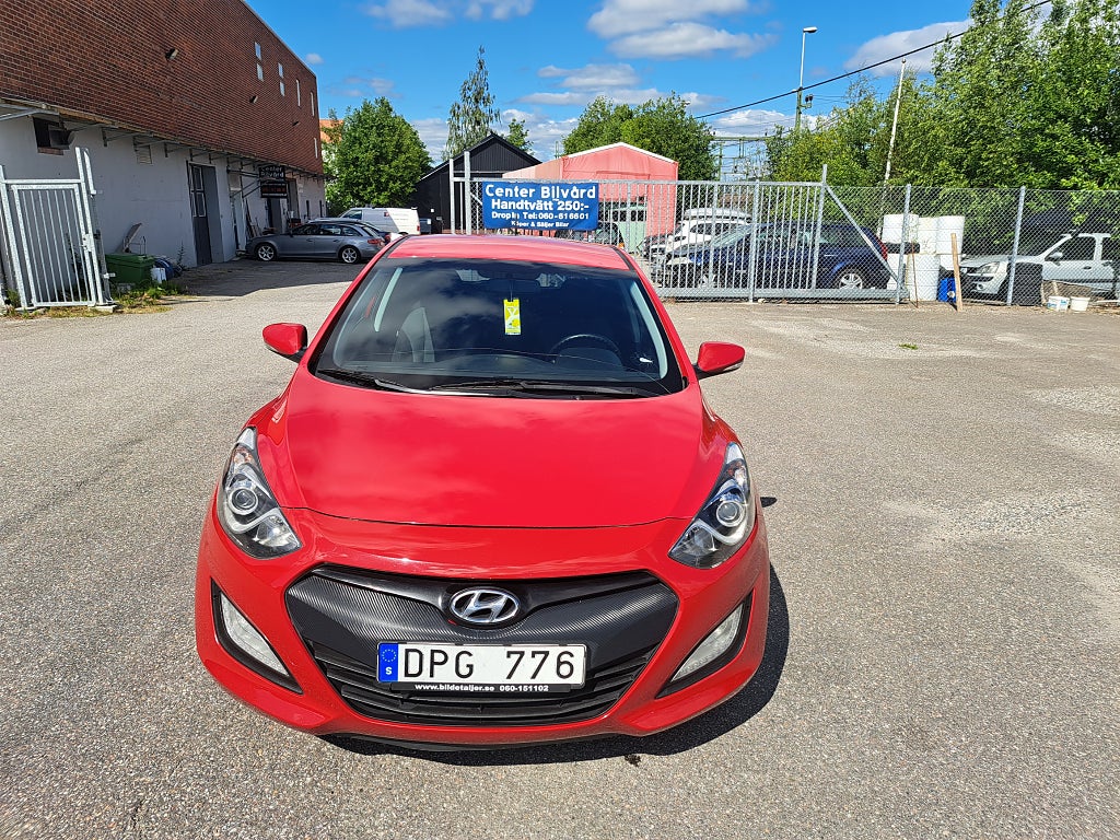 Hyundai i30 5-dörrar 1.6 CRDi Sport Euro 5  ny besiktad