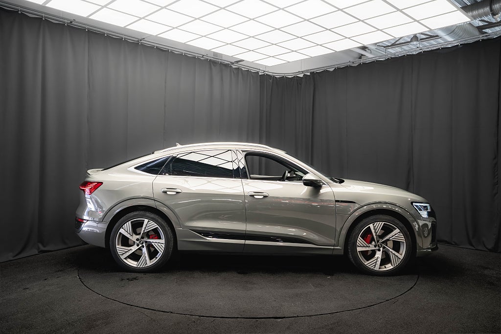Audi q8-e-tron 55 Sportback Q S-Line PANO LÄDER B&O 22' LUFT 360° MOM