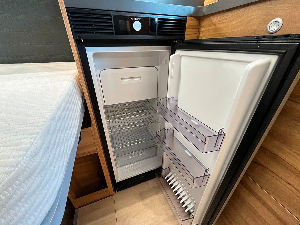 Affinity One 295 / Dragkrok / Litium / Solcell / Våningssäng - Affinity