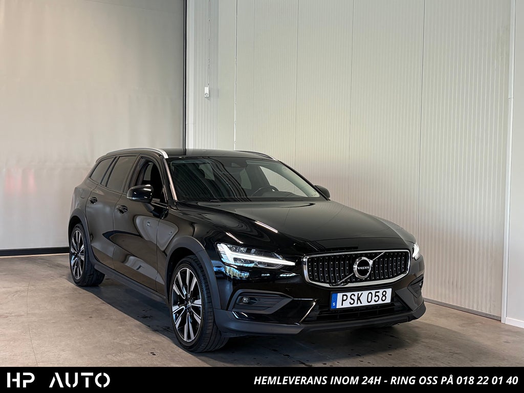 Volvo V60 Cross Country B4 AWD Adv SE Dragkrok D-Värm B-Kamera VOC S&V-hjul