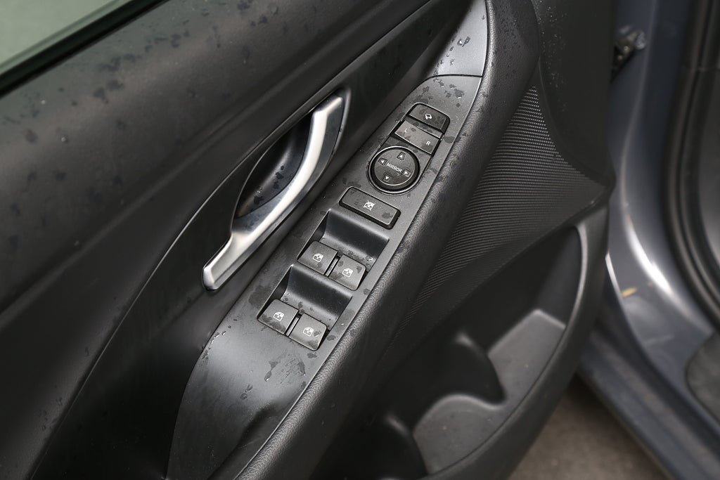 Hyundai i30 1,0 T-GDi MHEV Essential Kombi Aut Navi Kamera