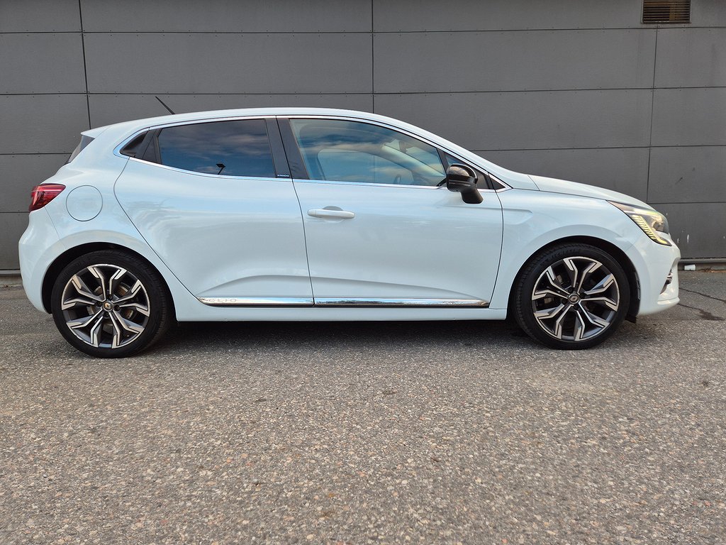 Renault Clio E-TECH Intens Euro 6 HYBRID MOMS LÅG SKATT