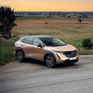 SUV Nissan Ariya 4 av 6