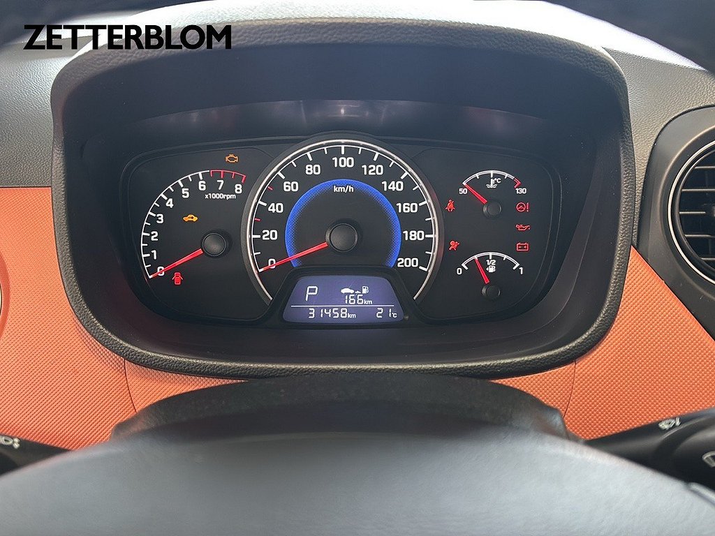 Halvkombi Hyundai i10 11 av 13
