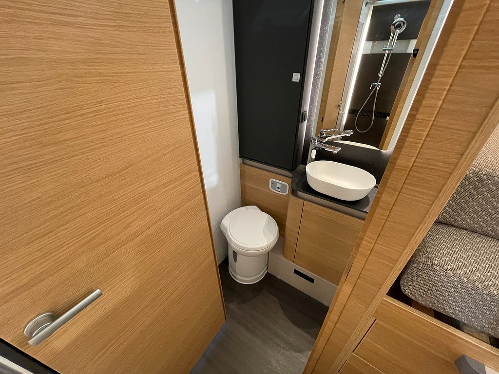 Adria Sonic 700 SL / Automat 180hk / ALDE / Taksäng - Adria