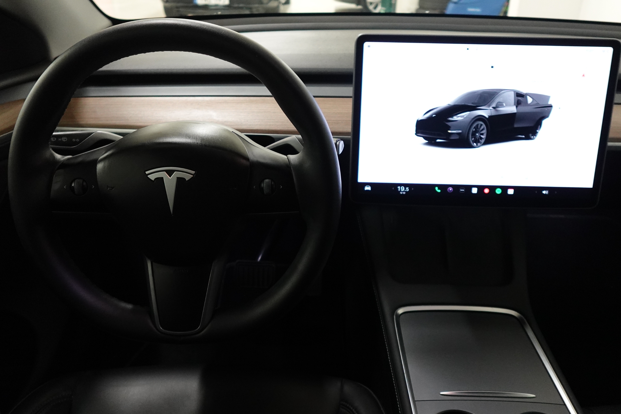 Tesla Model Y Standard Range RWD 2024, bild 7/52