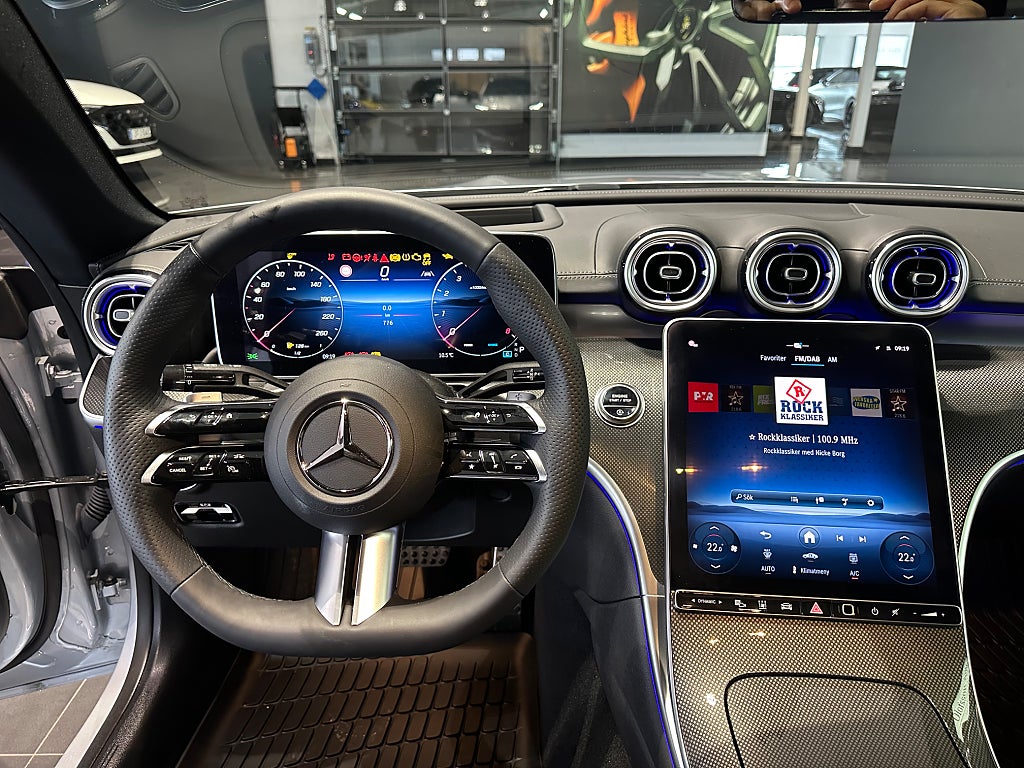 Mercedes-Benz CLE 300 4MATIC Coupé AMG Premium Värmare Glastak Drag - bild 6