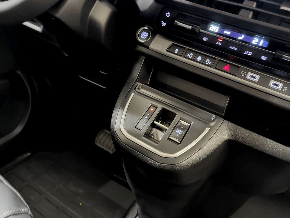 Bild på Citroën Jumpy SpaceTourer Max BlueHDi 180hk Aut - OMGÅENDE LEVERANS!