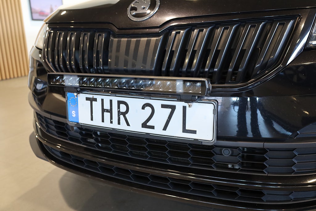 Skoda Karoq 2.0 TSI Sportline 4x4 AUT Drag Värmare Kamera Canton 2019