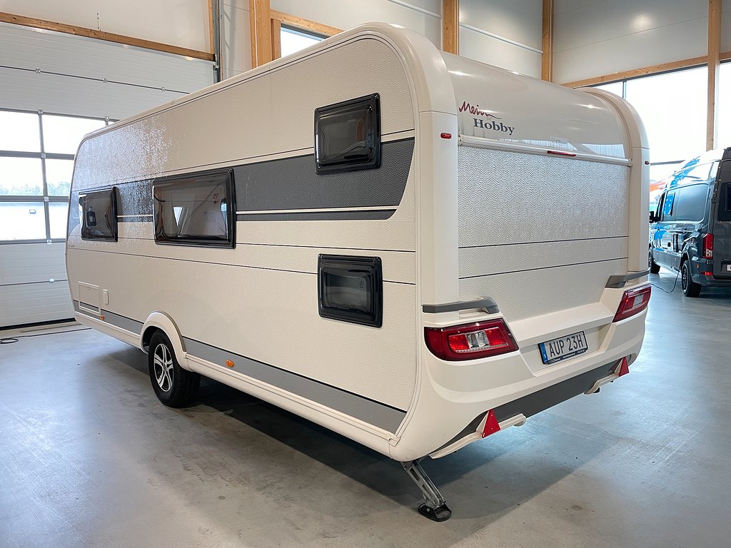 Hobby 560 De Luxe KMFE /Barnkammare/Markis/Ugn/6 bäddar - Hobby