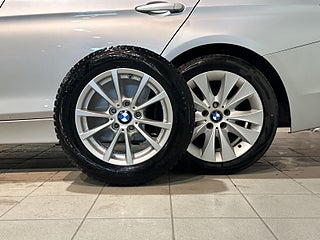 BMW 318D Touring Drag Psens Extraljus GPS Mvärm Elbaklucka SoV – bild 18
