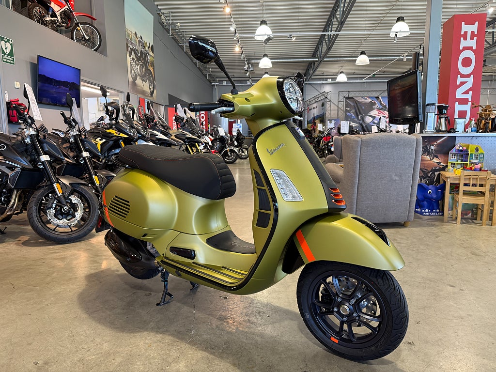 Piaggio Vespa GTS 300 Supersport HPE #Endast 70mil# 