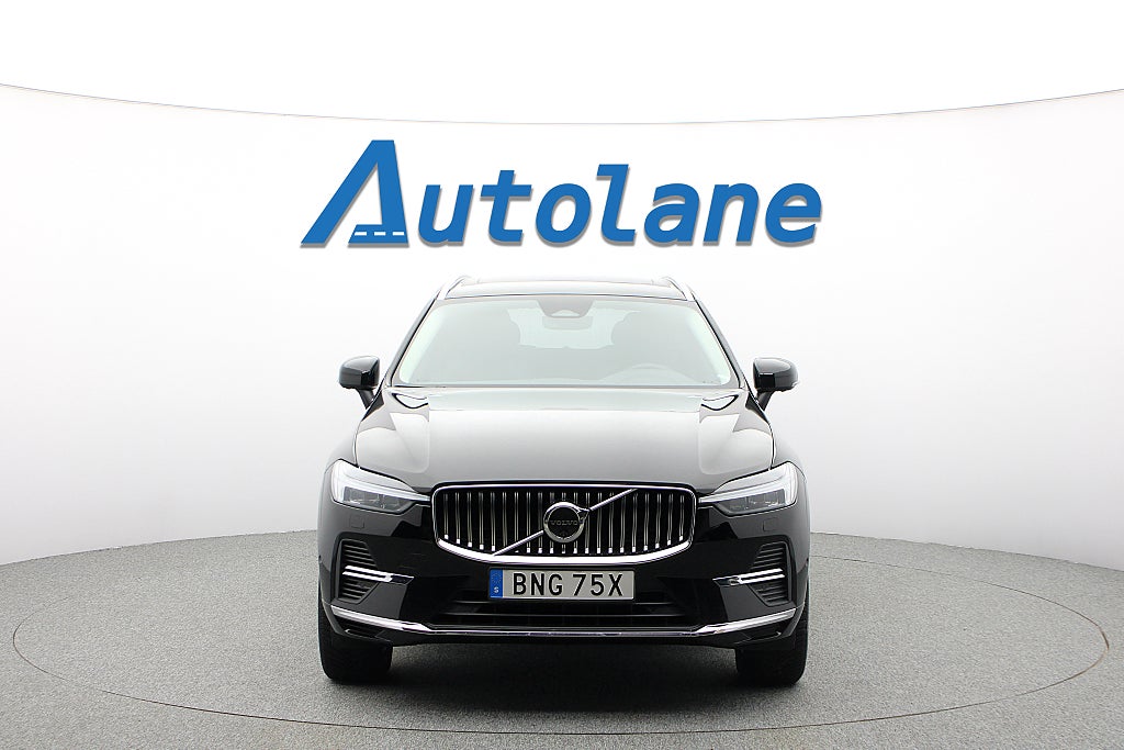 Volvo XC60 Recharge T6 AWD Core Edition Pano,Drag,360°,Värmare,GPS
