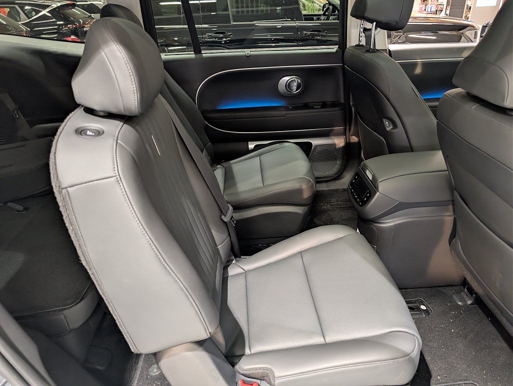 Hyundai IONIQ 9 Performance 110 kWh Calligraphy 6-sitsig Business Lease thumbnail