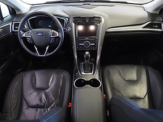 Sedan Ford Mondeo 13 av 24