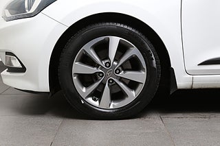 Halvkombi Hyundai i20 5 av 27