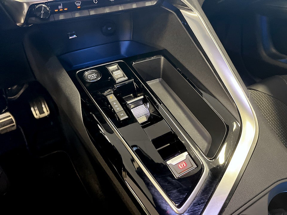 Bild på Peugeot 5008 GT 1.2 PT 130hk Aut 7-SITS B-KAMERA 