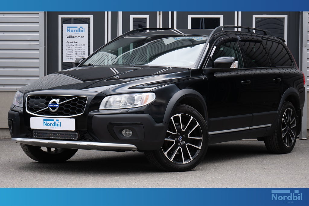 Volvo XC70 D4 AWD Dynamic Edition Värmare Drag VOC Navi ACC 