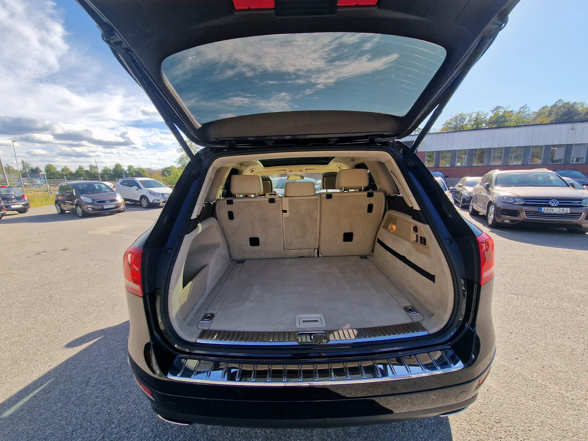 Volkswagen Touareg 2011, bild 7/10