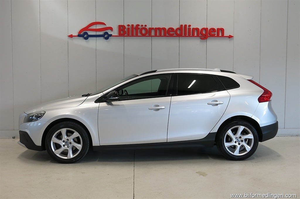 Volvo V40 Cross Country D2 Aut. V-Hjul ACC Sv-Såld