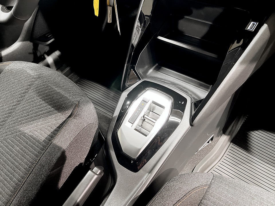 Bild på Peugeot 208 Edition Hybrid 110hk - INK SERVICEAVTAL