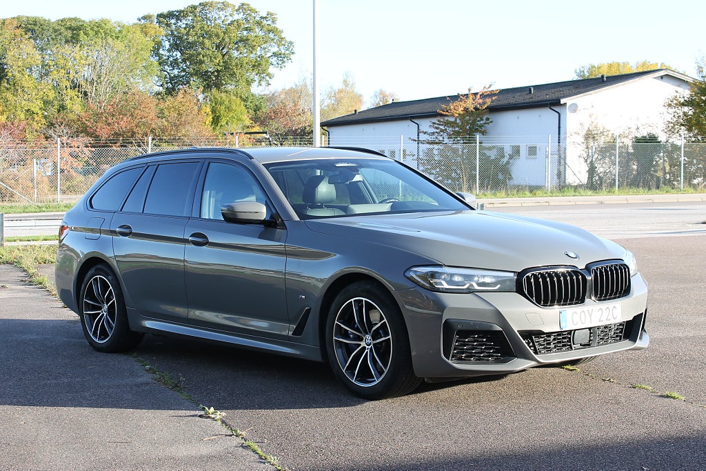 BMW 530e xDrive  M-Sport Läder Drag Navi