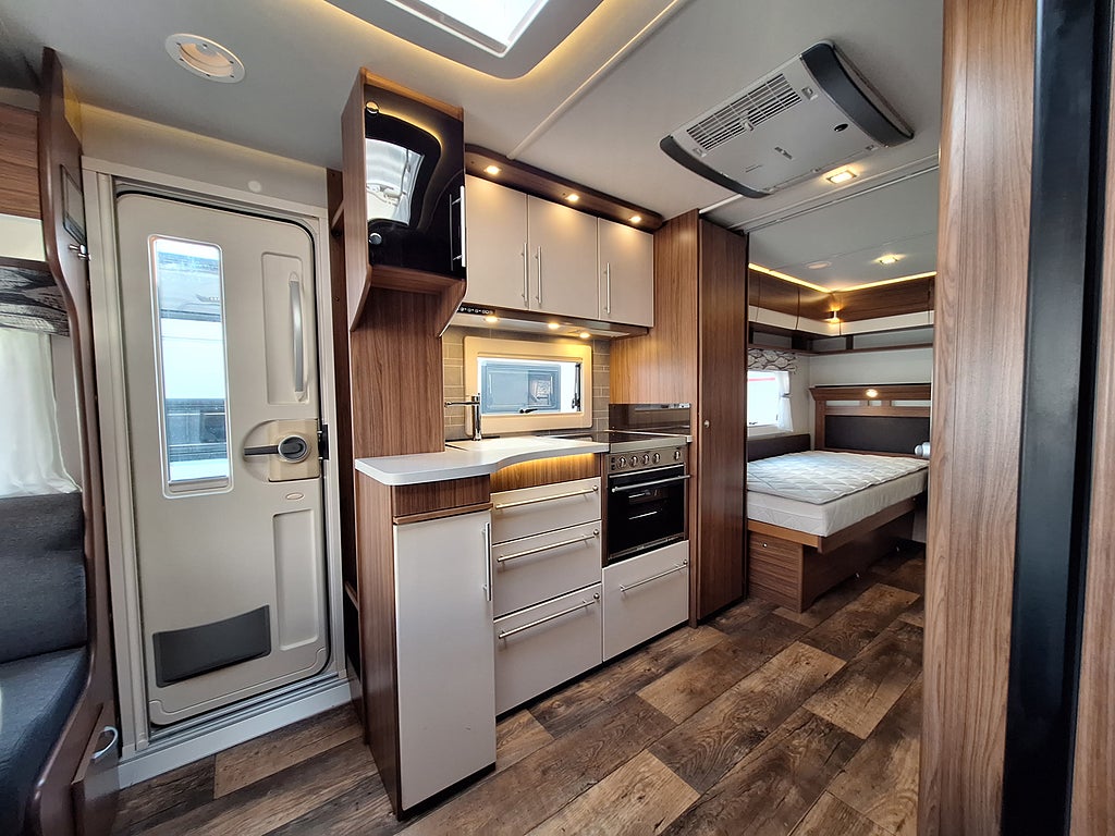 Polar Edition 590 LB 2.5 Långbädd, AC, Nytt Tält, 1 Ägare