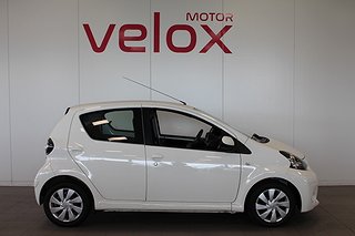 Halvkombi Toyota Aygo 3 av 16