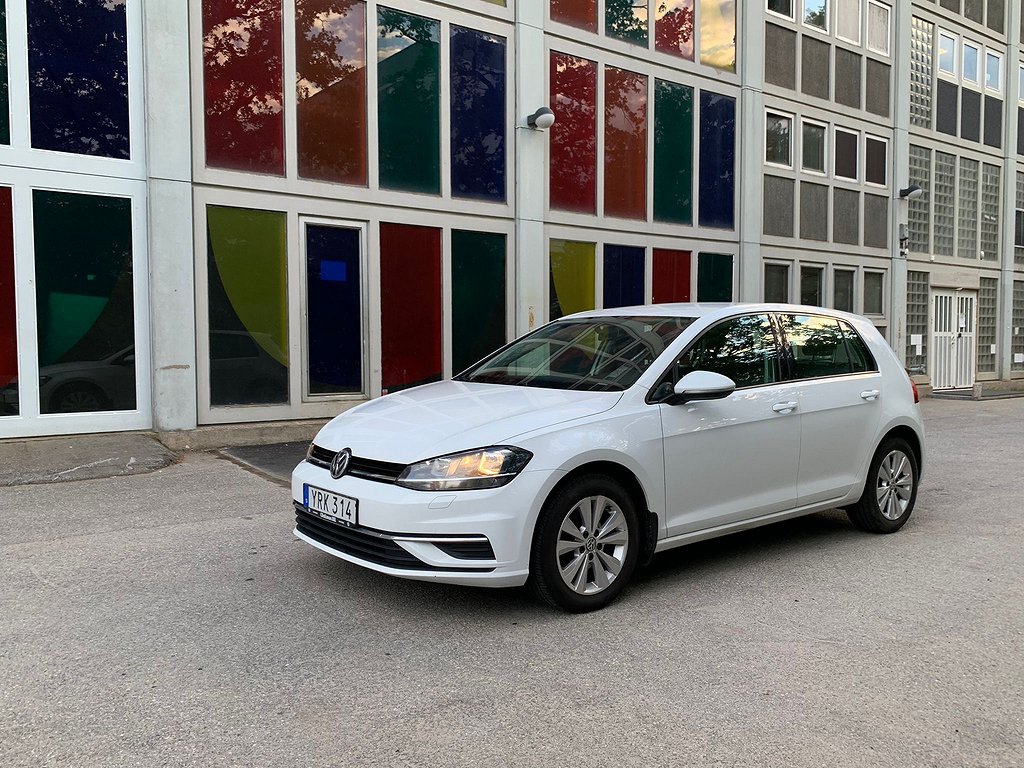 Volkswagen Golf 5dörrar 1.0TSI AutomatApple Carplay Euro6 Räntefritt