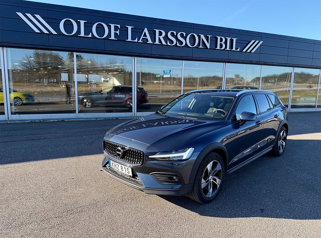 Volvo V60 Cross Country B4 AWD Geartronic Momentum Euro 6 Bränslevärmare 