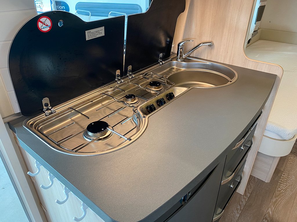 Hobby 460 LU De Luxe Edition / Mover / Långbädd / 1698:-/mån - Hobby